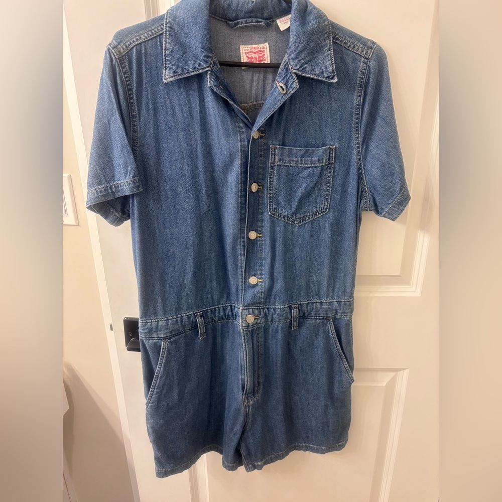 NWOT Levi’s Denim Short Sleeve Romper